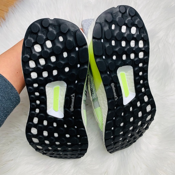 Adidas Ultraboost ST Grey Neon - Picture 6 of 7